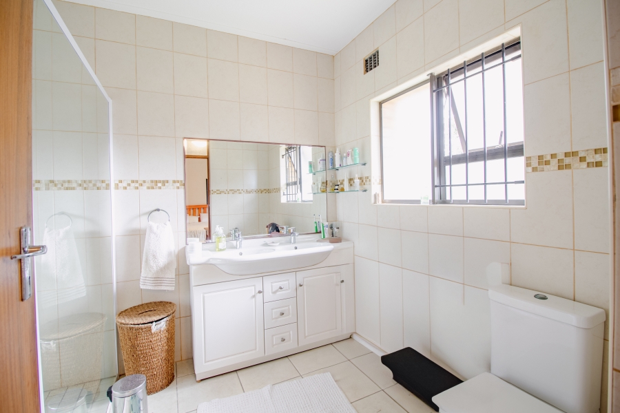 3 Bedroom Property for Sale in Van Riebeeckstrand Western Cape